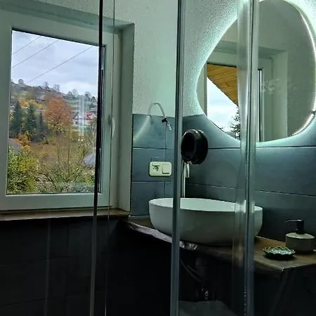 Gonta Kottage, чан - джакузі тераса, вихід в гори