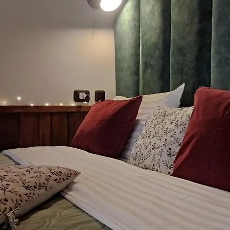 Gonta Kottage, чан - джакузі тераса, вихід в гори Appartement Slavske