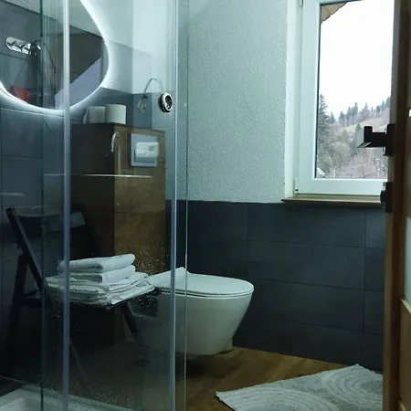 Gonta Kottage, чан - джакузі тераса, вихід в гори 아파트