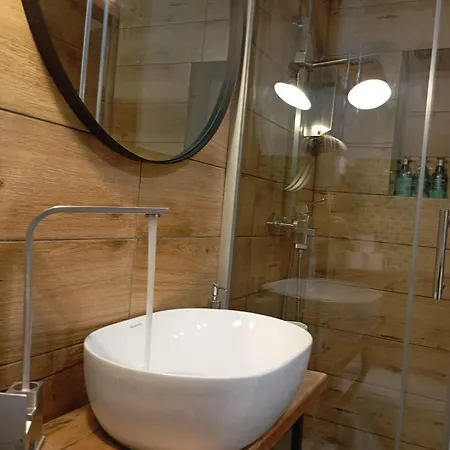 Gonta Kottage басейн, тераса, поруч річка, вихід в гори Apartamento Slavske