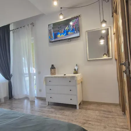 Gonta Kottage басейн, тераса, поруч річка, вихід в гори * Slavske