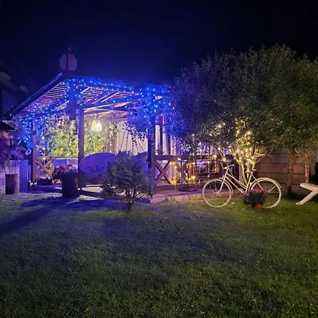 Appartement Gonta Kottage, чан - джакузі тераса, вихід в гори *