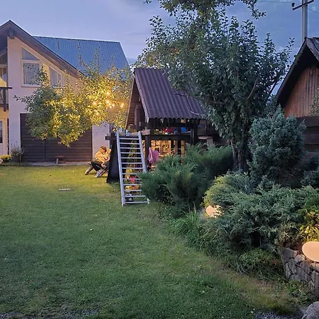 Gonta Kottage, чан - джакузі тераса, вихід в гори