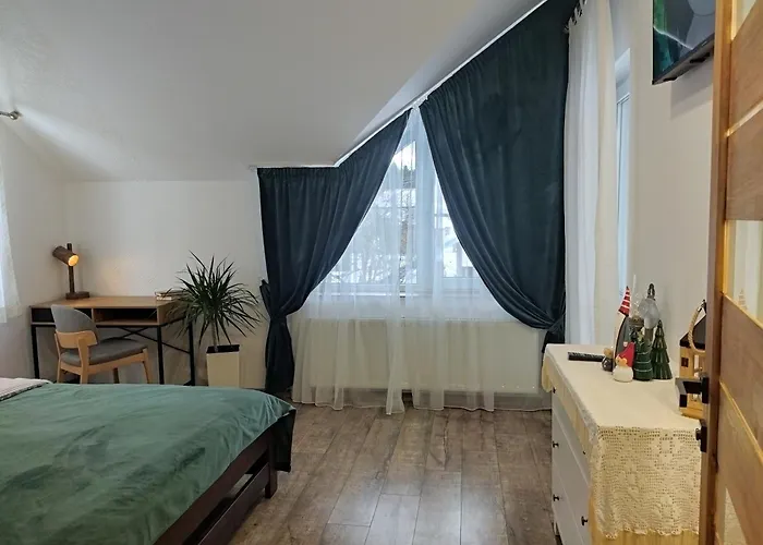 Gonta Kottage басейн, тераса, чан поруч річка, вихід в гори Апартаменты